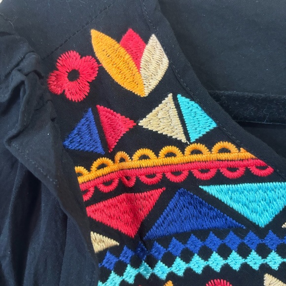 Savanna Jane Medium Embroidered Geometric Shirt Black Multicolor F2 - Picture 2 of 6